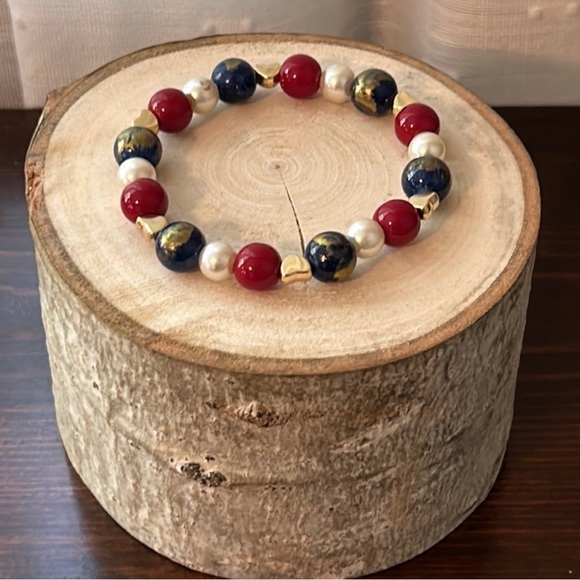 Handmade Patriotic Beaded Bracelt - Picture 3 of 3